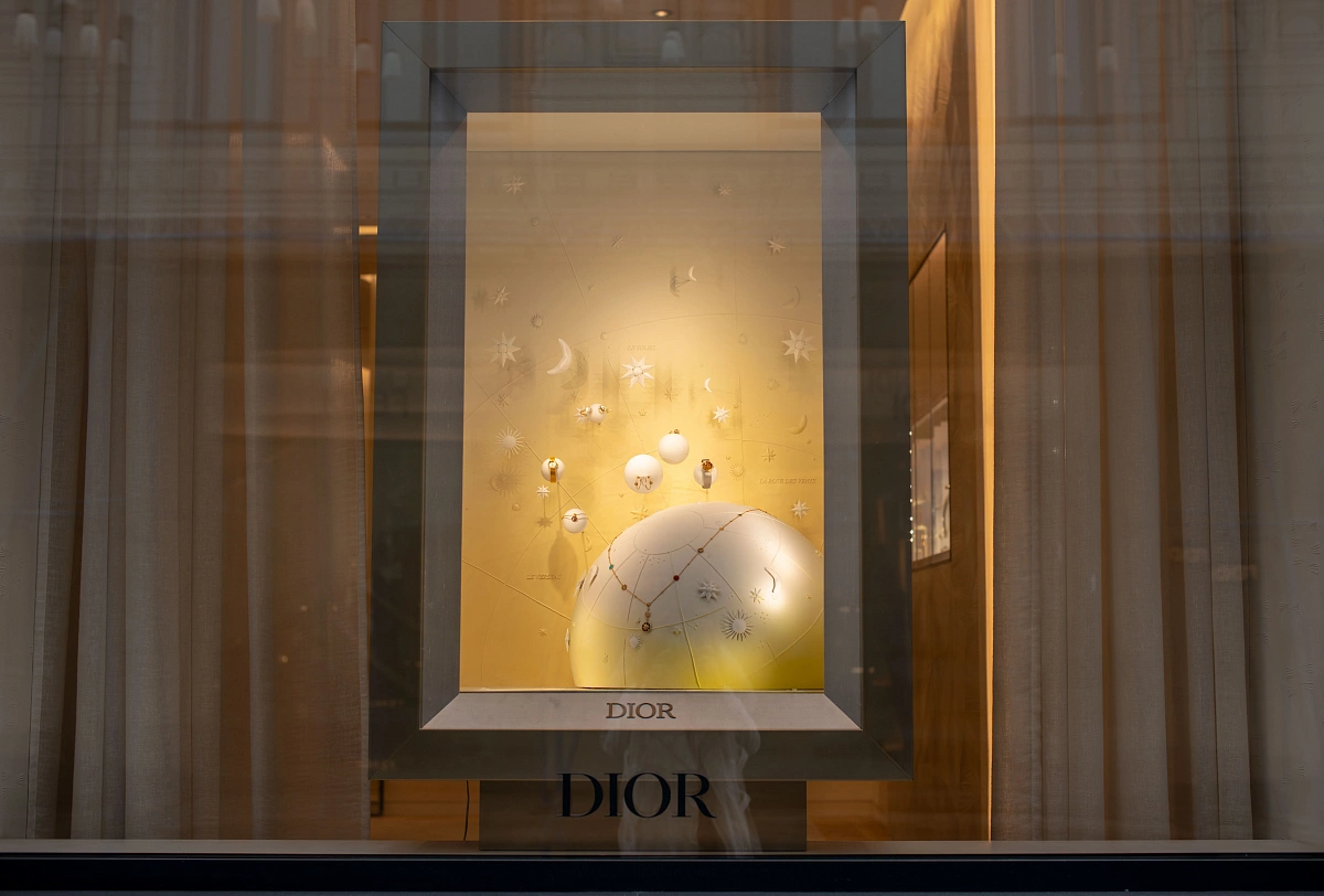 Комплексное оформление бутиков Dior SS'2021